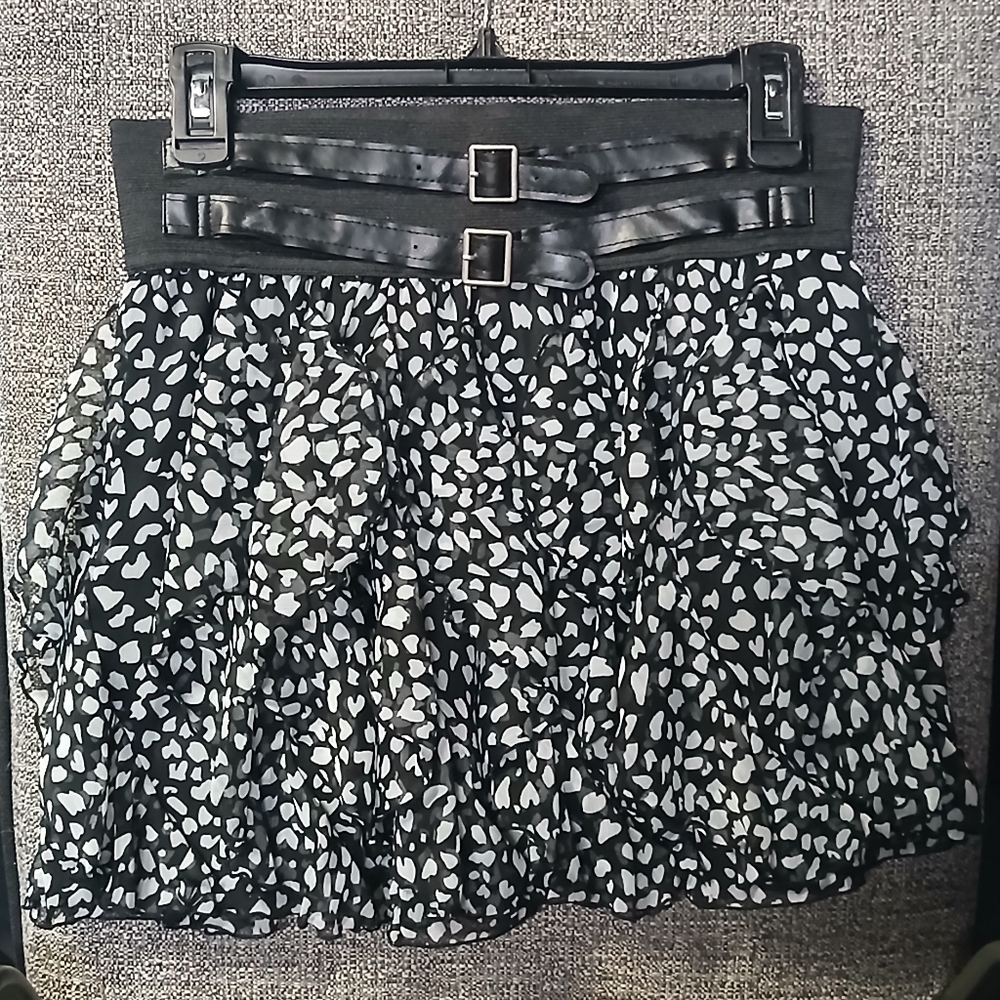 Rue21 Black and White Patterned Mini Skirt